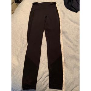 Lululemon black leggings with mesh size 6